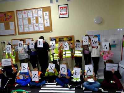 13 szkół z powiatu legnickiego wzięło udział w konkursie „Odblaskowa Szkoła”