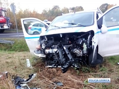 Wypadek na drodze krajowej z Prochowic w kierunku Lubina. Policjanci apelują o zachowanie ostrożności.
