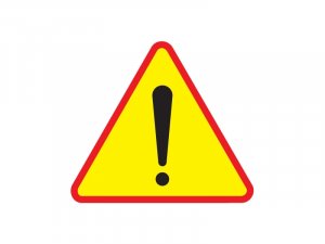 znak drogowy ostrzegawczy przedstawiający żółty trójkąt z czerwoną obwódką z wpisanym wykrzyknikiem