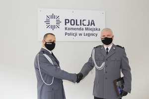 Komendant Miejski Policji w Legnicy składa gratulacje i podziękowania I Zastępcy Komendanta Miejskiego Policji w Legnicy