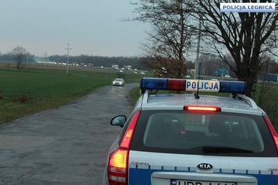 Trudne warunki pogodowe. Zadbaj o swoje bezpieczeństwo na drodze.