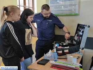 Stoisko, które zaprezentowali policjanci podczas Dnia Dziecka