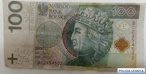 podrobione pieniądze