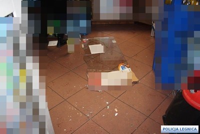 Awanturnik ze sklepu z alkoholami zatrzymany przez policjantów