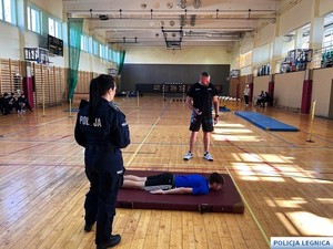 Przygotuj się do egzaminu sprawności fizycznej wspólnie z policjantami