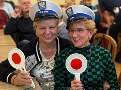 Policjanci z legnickiej drogówki na spotkaniu z seniorami