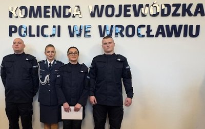 Ślubowanie nowo przyjętych policjantów garnizonu dolnośląskiego, w tym legnikich policjantów