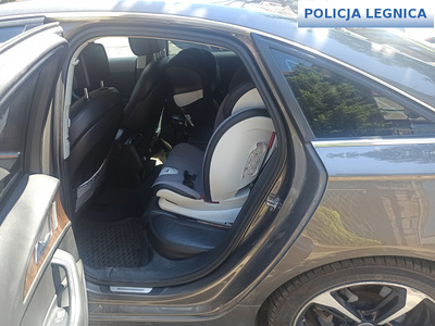 Wyjeżdżasz na ferie? Przeczytaj rady legnickich policjantów