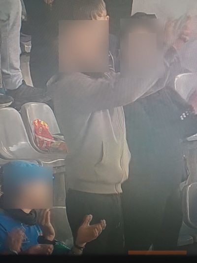 Odpowiedzą za odpalenie rac podczas meczu. Kobieta dodatkowo poszukiwana listem gończym