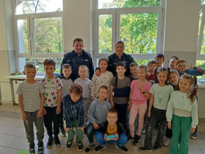 Policjanci odwiedzili uczniów w Szkole Podstawowej nr 19 w Legnicy
