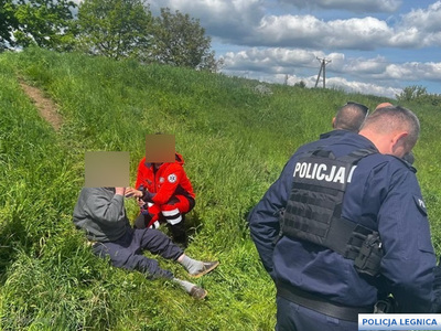 Każda minuta ma znaczenie, szybka reakcja Policji i mieszkańców Legnicy doprowadziła do odnalezienia zaginionego mężczyzny