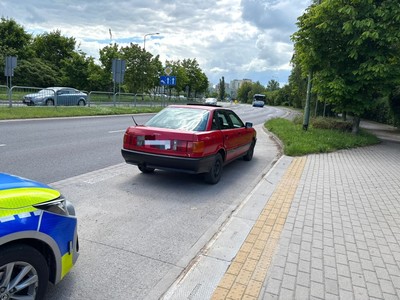 Skrajnie nieodpowiedzialne zachowanie kierowcy prowadził pod wpływem narkotyków, w samochodzie ciężarna partnerka i małe dziecko