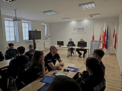 Policjanci rozpoczęli szkolenie podoficerskie w Komendzie Miejskiej Policji w Legnicy