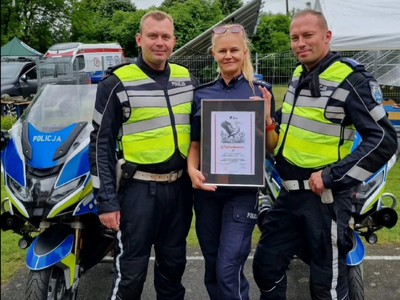 Piknik „Pod Bocianim Gniazdem” z udziałem policjantów ruchu drogowego
