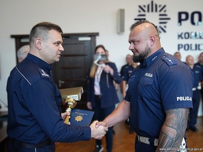Sukces legnickiego policjanta w wojewódzkich eliminacjach konkursu „Policjant Ruchu Drogowego”