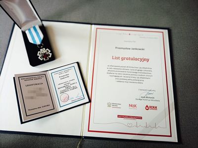 Legnicki policjant wyróżniony Honorową Odznaką „Zasłużony dla Zdrowia Narodu”