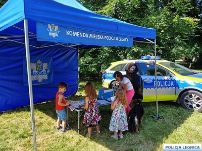Policjanci na Dniach Legnicy – bezpieczeństwo, edukacja i atrakcje dla dzieci