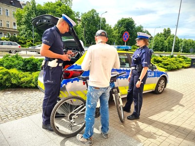 Działania „NURD”. Policjanci czuwają nad bezpieczeństwem pieszych i rowerzystów