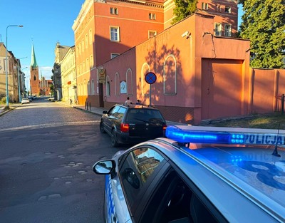 Nerwowe zachowanie zdradziło mężczyzn. Narkotyki i jazda „na zakazie” dwie osoby zatrzymane