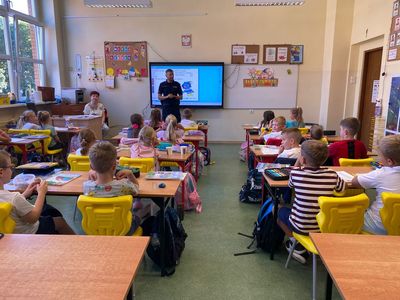 Dzielnicowi z Chojnowa z wizytą w szkole