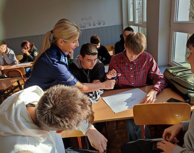 Policjanci rozmawiali z młodzieżą o czynach karalnych i demoralizacji