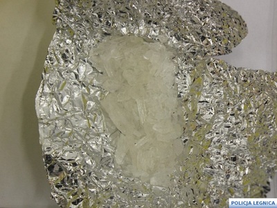 Kolejny kierowca z sądowymi zakazami i narkotykami zatrzymany przez legnickich policjantów