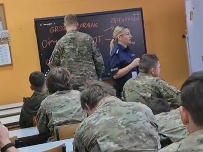 O hejcie i odpowiedzialności w sieci na spotkaniu w Wojskowej Szkole Średniej im. Zawiszy Czarnego