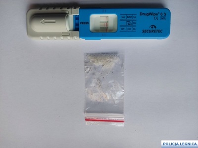 Kierujący z narkotykami i pod wpływem narkotyków zatrzymany przez legnickich policjantów