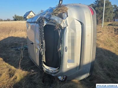 Dachowanie w Kwiatkowicach- kierowco zwolnij, zimowe warunki na drogach wymagają rozwagi.