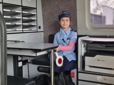 Kornelia spełniła swoje marzenie odwiedziła policjantów w ich miejscu pracy