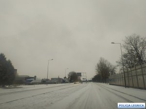zaśnieżona jezdnia