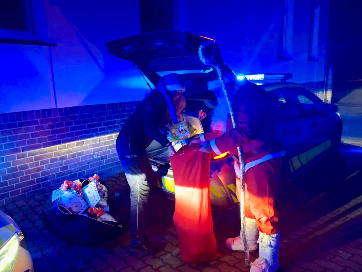 Spotkanie, które na długo zostanie w sercu policjantów i dzieci z Domu Dziecka